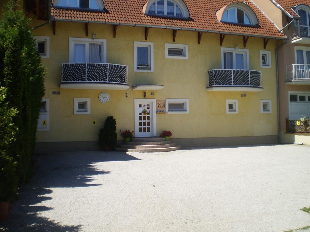 Tarr-Timea Apartmanok Keszthely Exterior photo